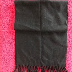 Men’s navy cashmere scarf